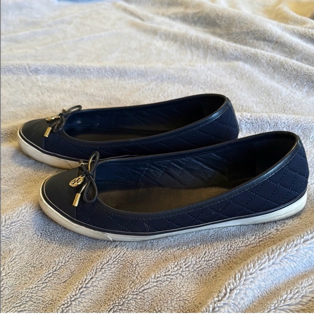 Women’s Tory Burch Caruso Navy Blue Sneaker Size 9